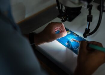 Smartphone PLI Success: Shopfloor Lessons For Manufacturers Scaling Fast